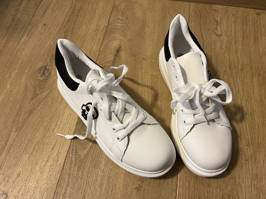 Pantofi dama tip Karl Lagerfeld marimea 38