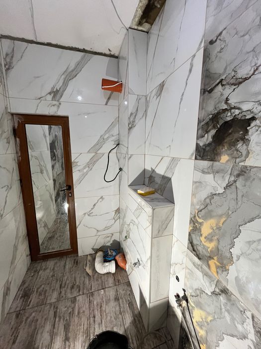 Ремонт на баня, плочкаджия