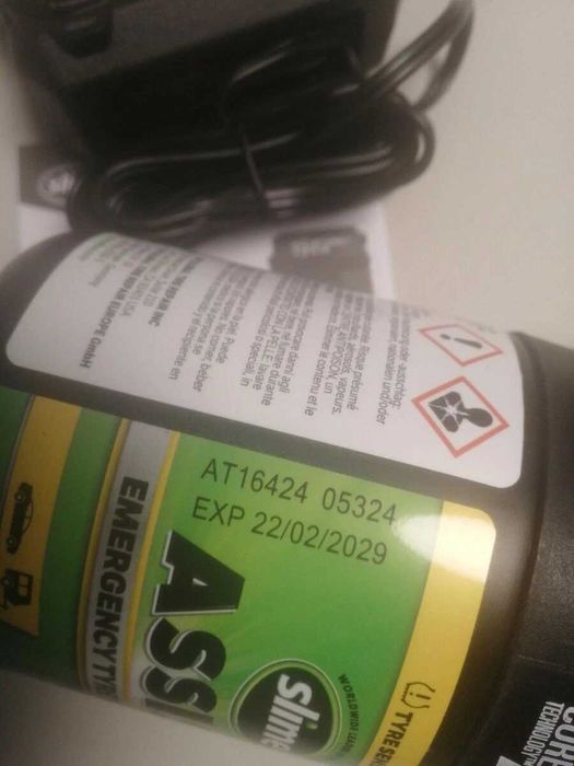 Slime ремонтен комплект за спукана гума с уплътнител 414ml и компресор 12V, 4 bar, 60 PSI