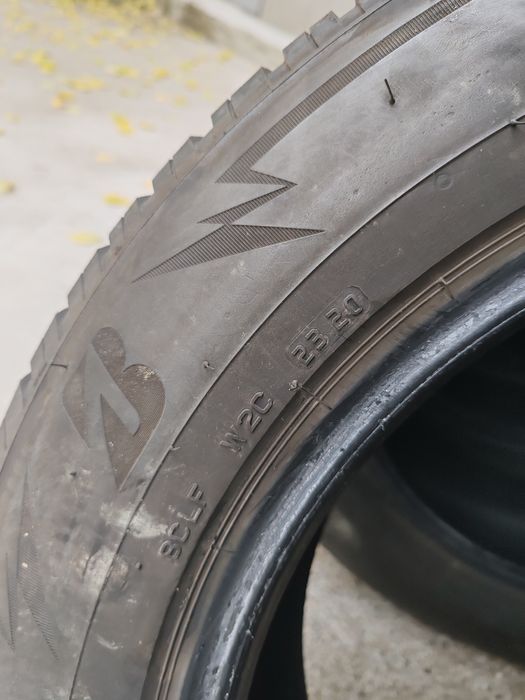 4бр 215 65 17 Зимни гуми Bridgestone
