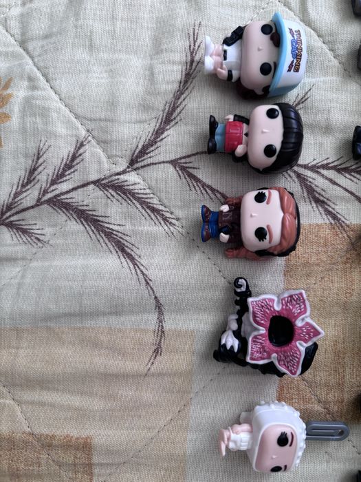 kinder joy stranger things