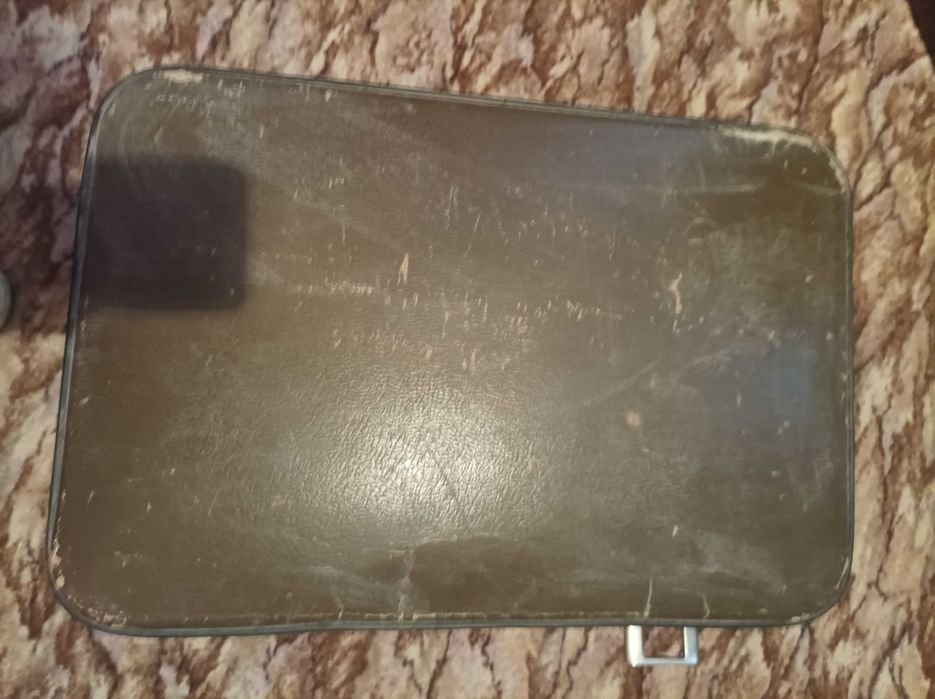 Стар куфар от СОЦ-а