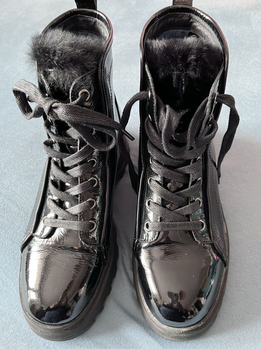 Дамски боти от естествена кожа, лачени