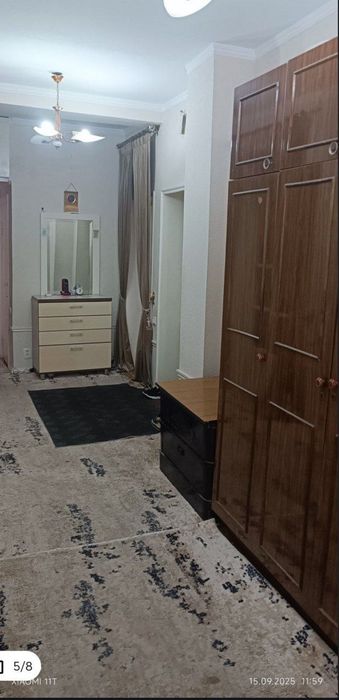 Продаётся 5 комнатная квартира 1 этаж юнусабад 18 кв