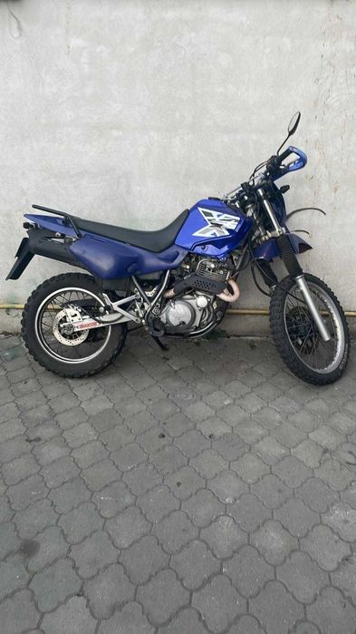 Motocicleta YAMAHA XT 600