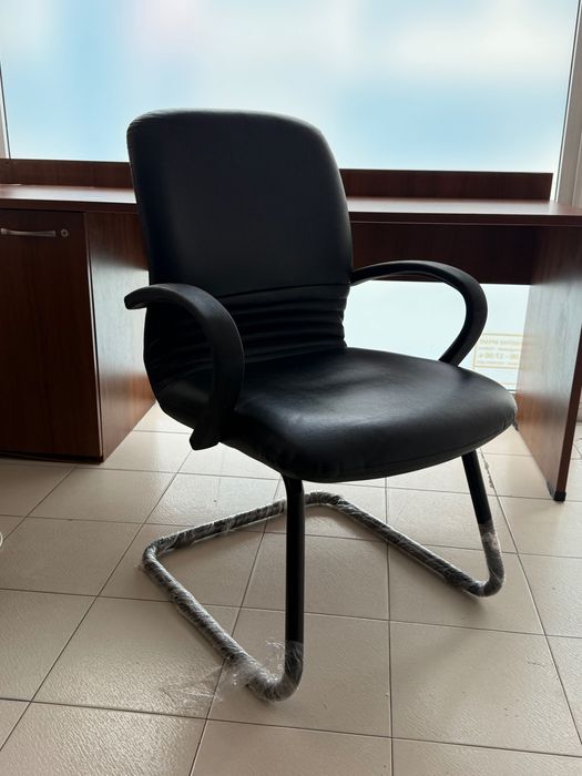 Офис обзавеждане