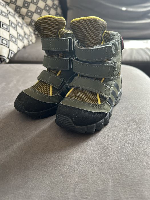 Детски ботуши/ апрески adidas , 21 номер