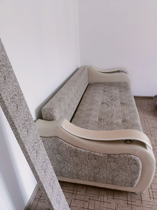 Срочно продам диван