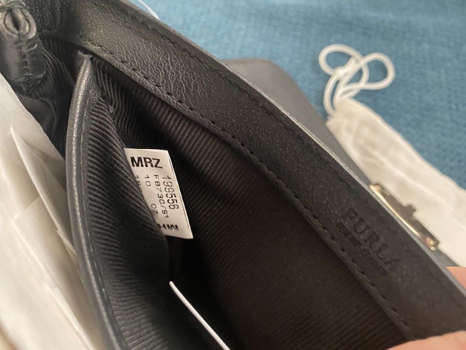 Furla crossbody.100% ориг. С етикет, паспортче, прахова торба.Нова