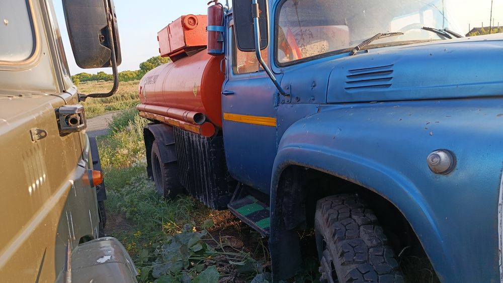 Топливозаправщик ЗИЛ 130