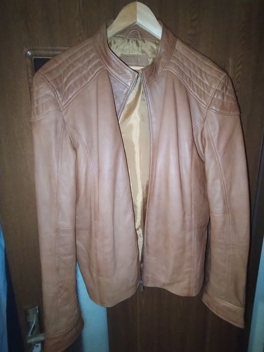 Geaca de piele model deosebit