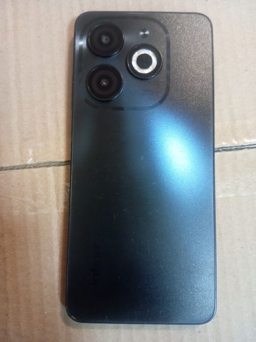 Infinix smart 8 4+4/64gb 10.2023г