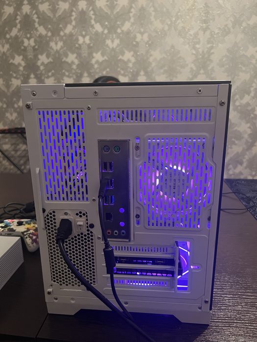 Прадаю комп полны рабочи без моника