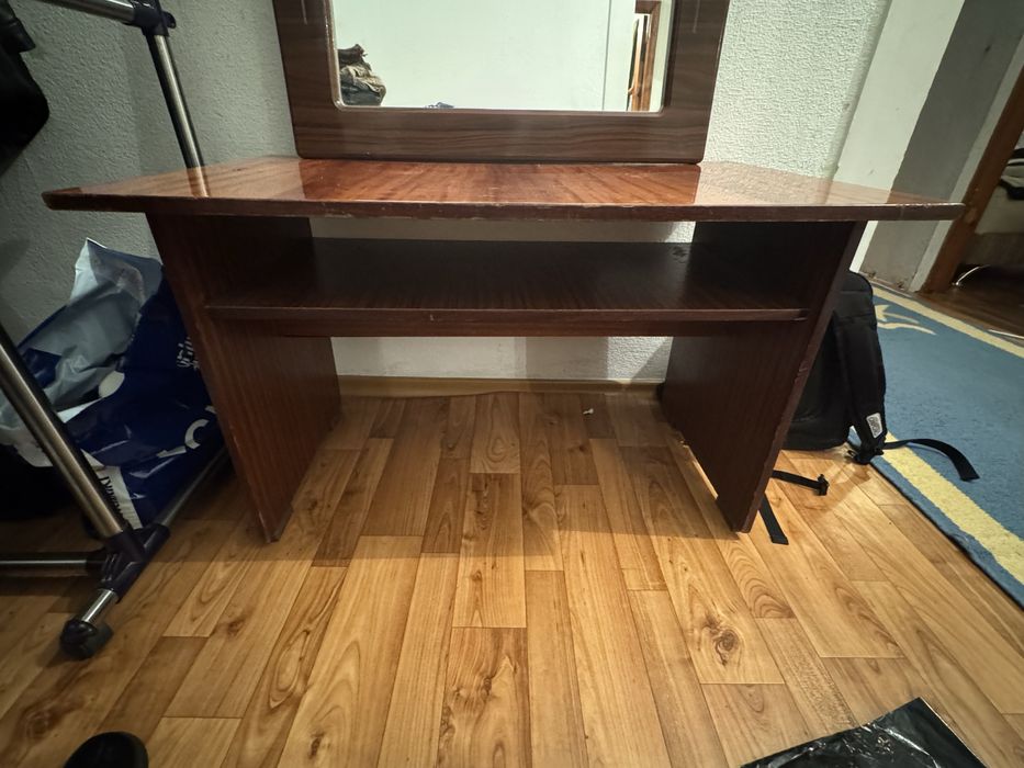 Зеркало с стулом