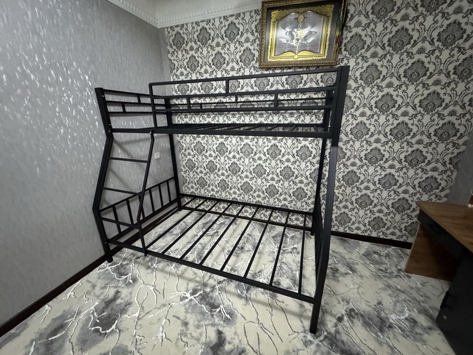 Ikki qavatli krovat. Двухместный кровать. Двухъярусная кровать.