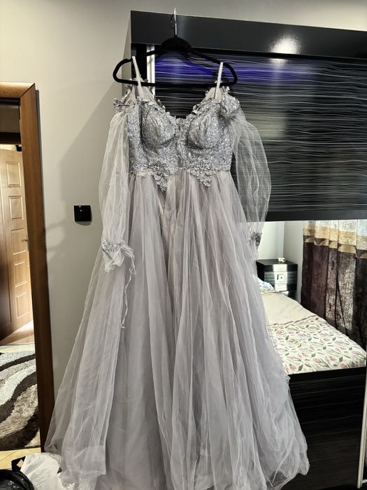 Бална рокля сива