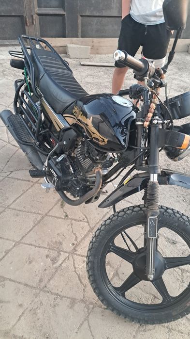 Сузуки 200 кубов