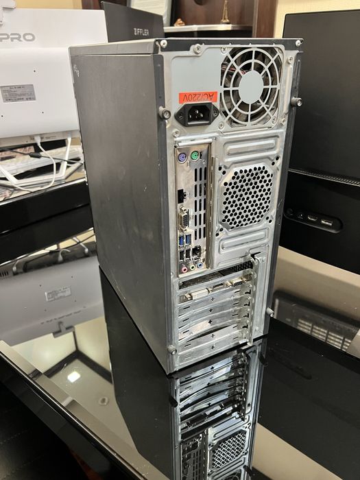 Redmi manitor i keys holati yaxshi