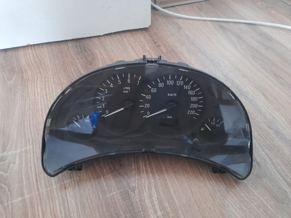 Vând ceasuri de bord Opel corsa c