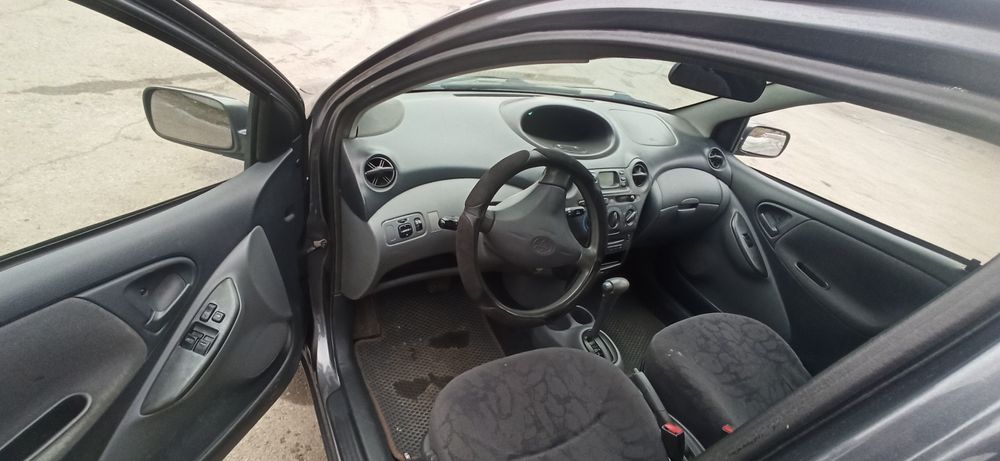 Тойота Ярис автомат