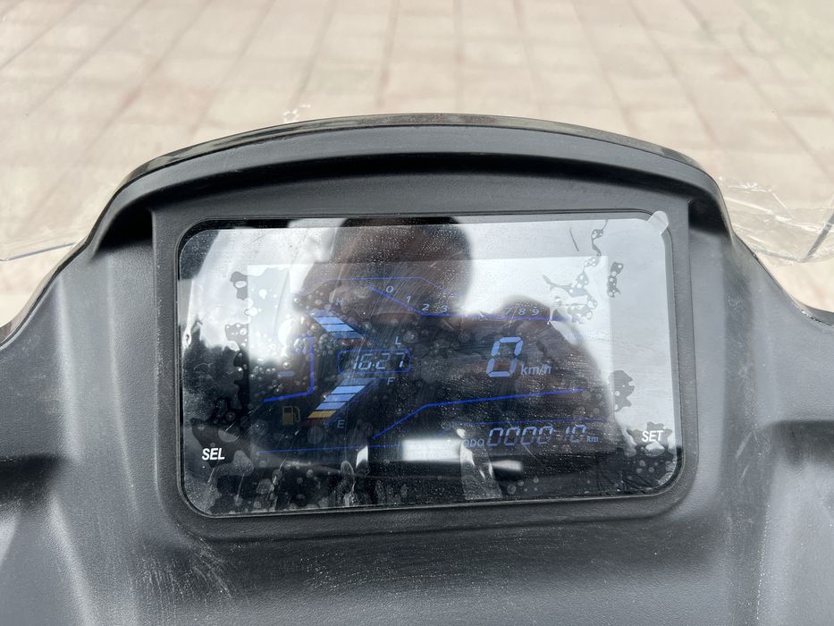 Продам новый Макси скутер