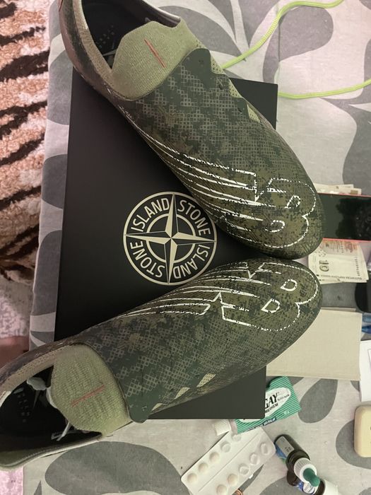Продавам бутонки new balance/stone island