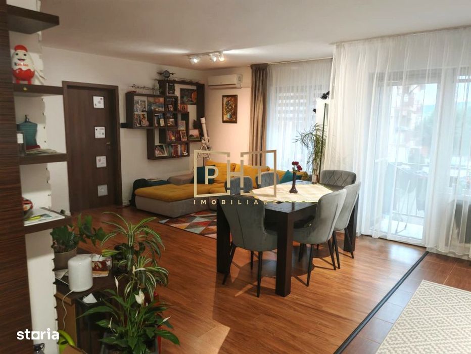 Apartament de vanzare, 3 camere, 64 mp, zona Sesul de Sus!