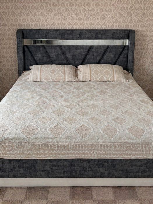 Продам спальный гарнитур