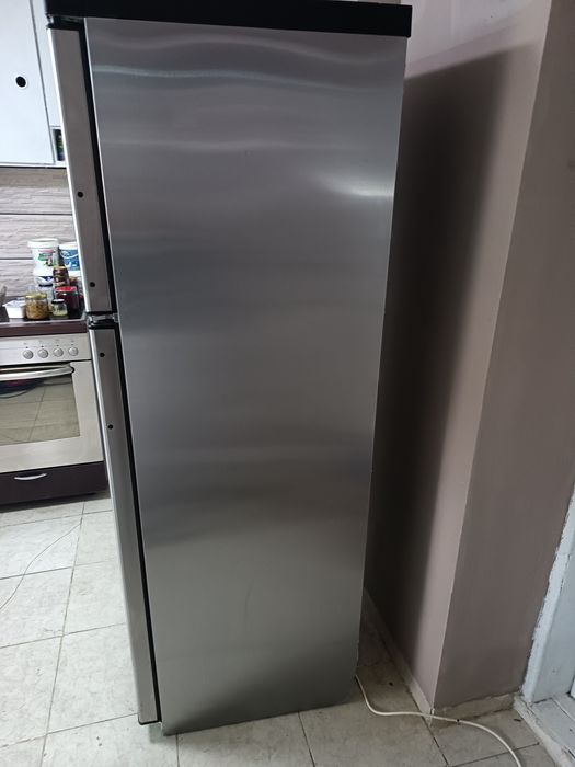 Неработещ хладилник Либхер Премиум