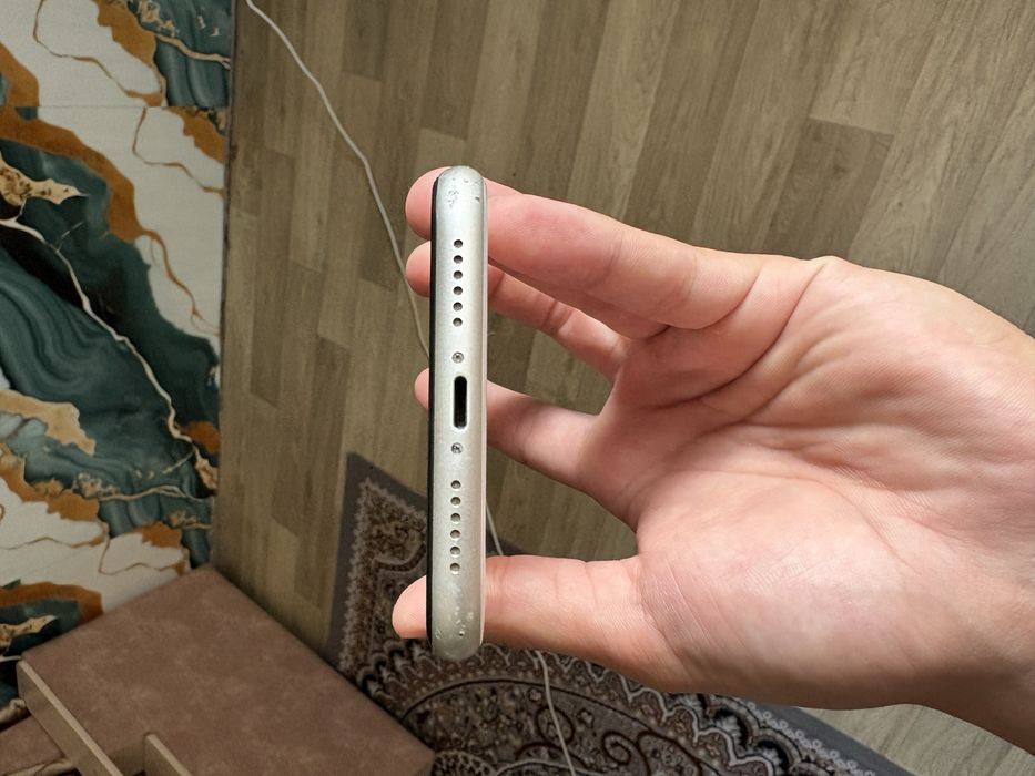 Продам Iphone 11 82акб 64гб