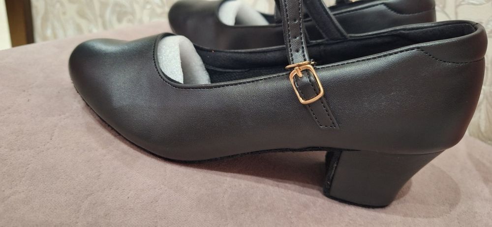 Скарпини за танци