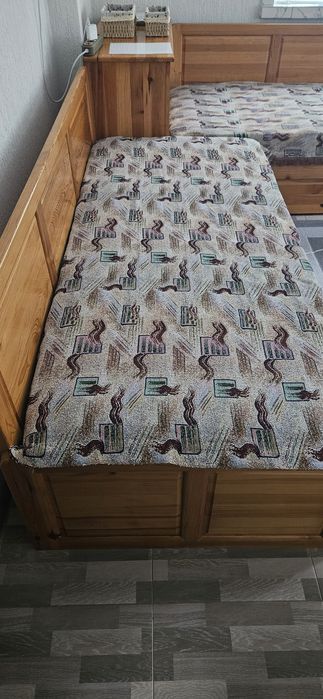 Ъглови легла от дърво