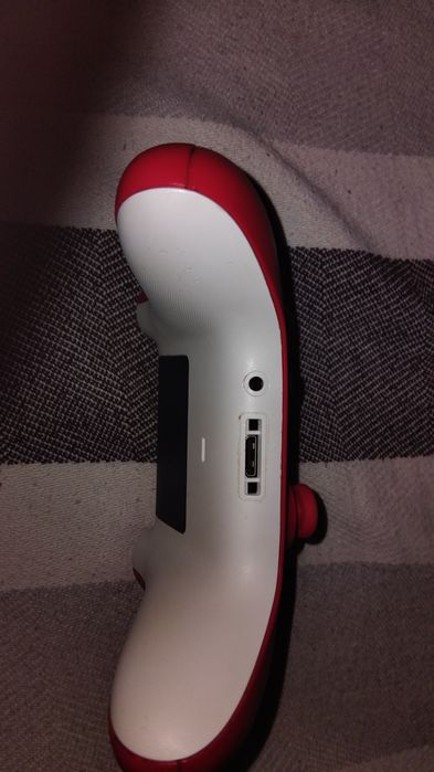 Vând urgent maneta de xbox series s roșie!