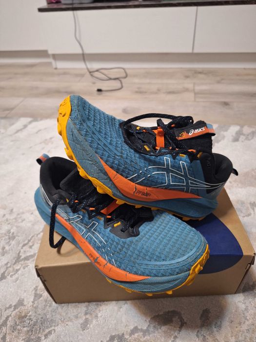 Asics Trabuco 13 - trail маратонски за планинско бягане 41.5-42 размер