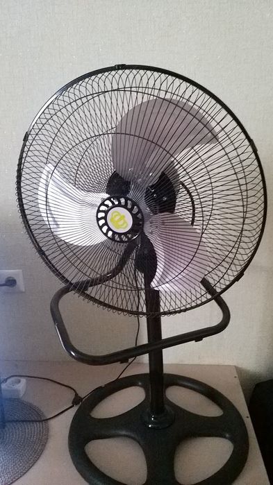 Вентилятор, состояние отличное