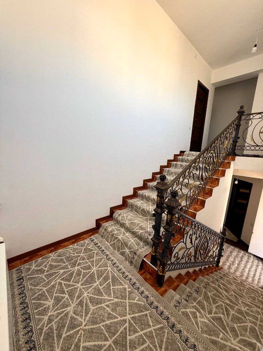 Коттедж сотилади!