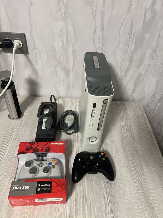 Xbox 360 fat, 2 ta joystick