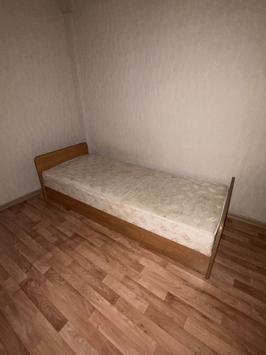 Одноместная кровать даром