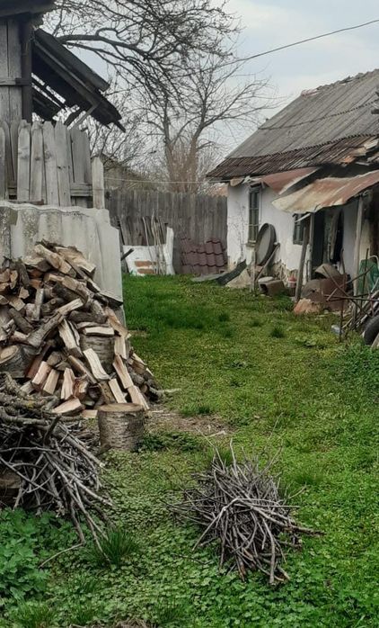 Teren + casa batraneasca