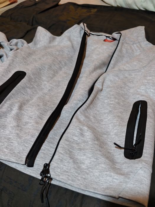 Nike tech fleece, М- като ново