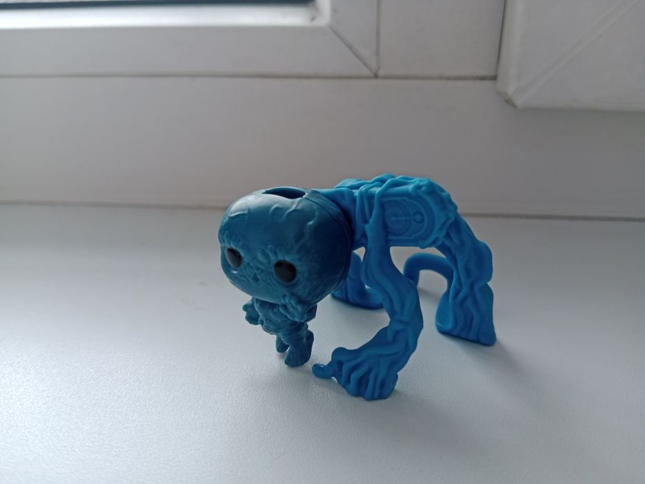 Обменяю фигурку векны из киндера осд