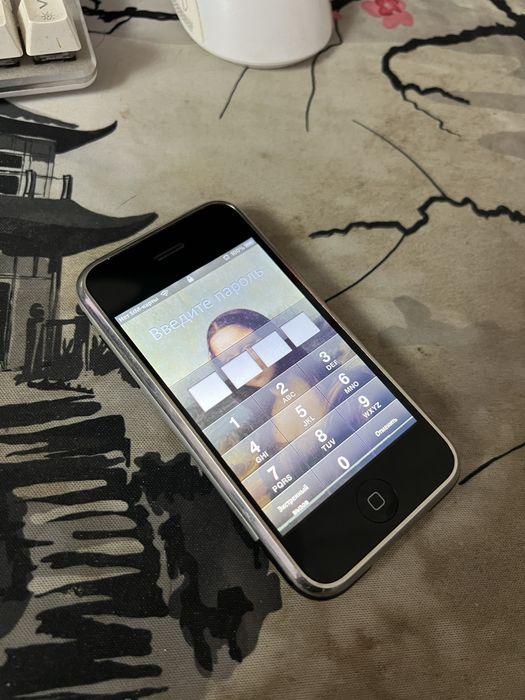 Iphone 2g 8gb  1поколение 2007 год