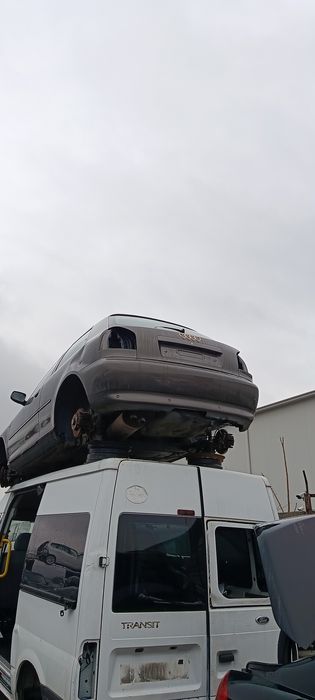 А3 8L 1.6i На части!!!