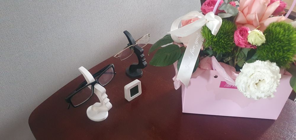 Подставка для очков