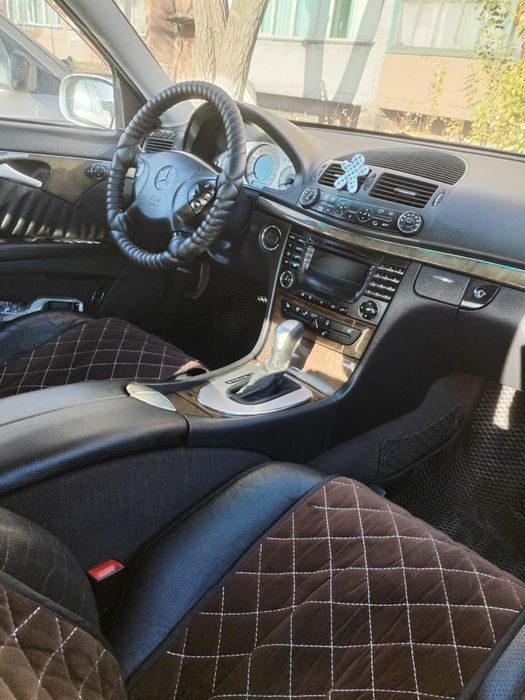 Мерседес211 E220.