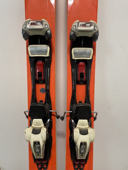 Schi de tura Salomon QST 106