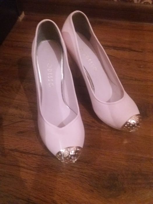 Свадебные туфли  Турция 36, и розовые 38 разм Турция!.