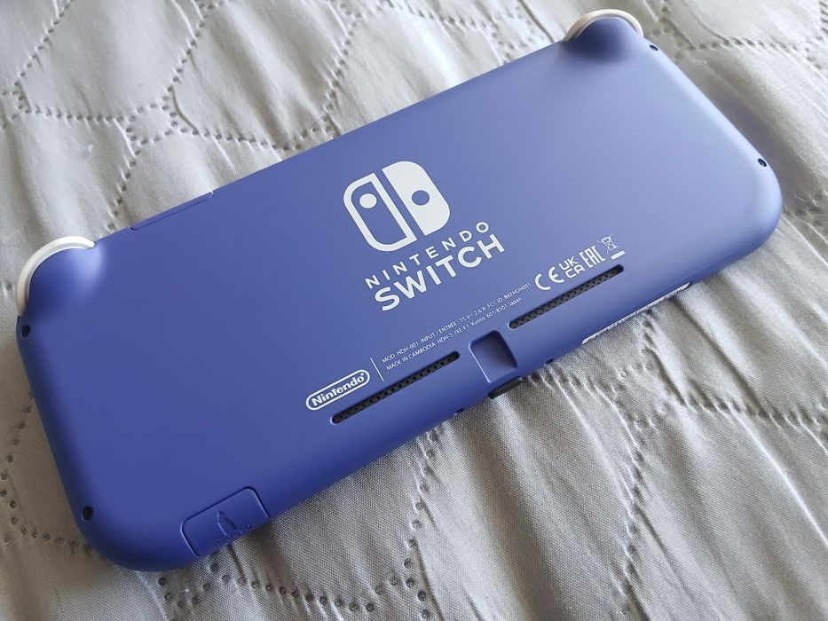 Nintendo Switch Lite + аксесоари