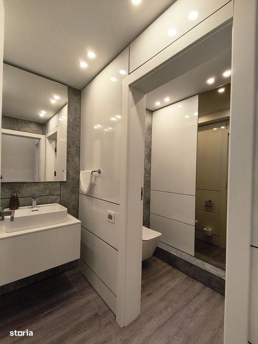 Birou și curte 100 mp in Centru, curte proprie și loc parcare.