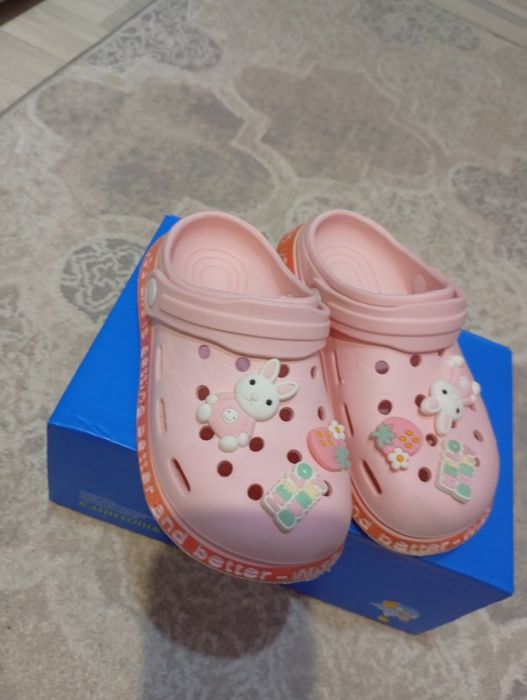 Продам детскую обувь